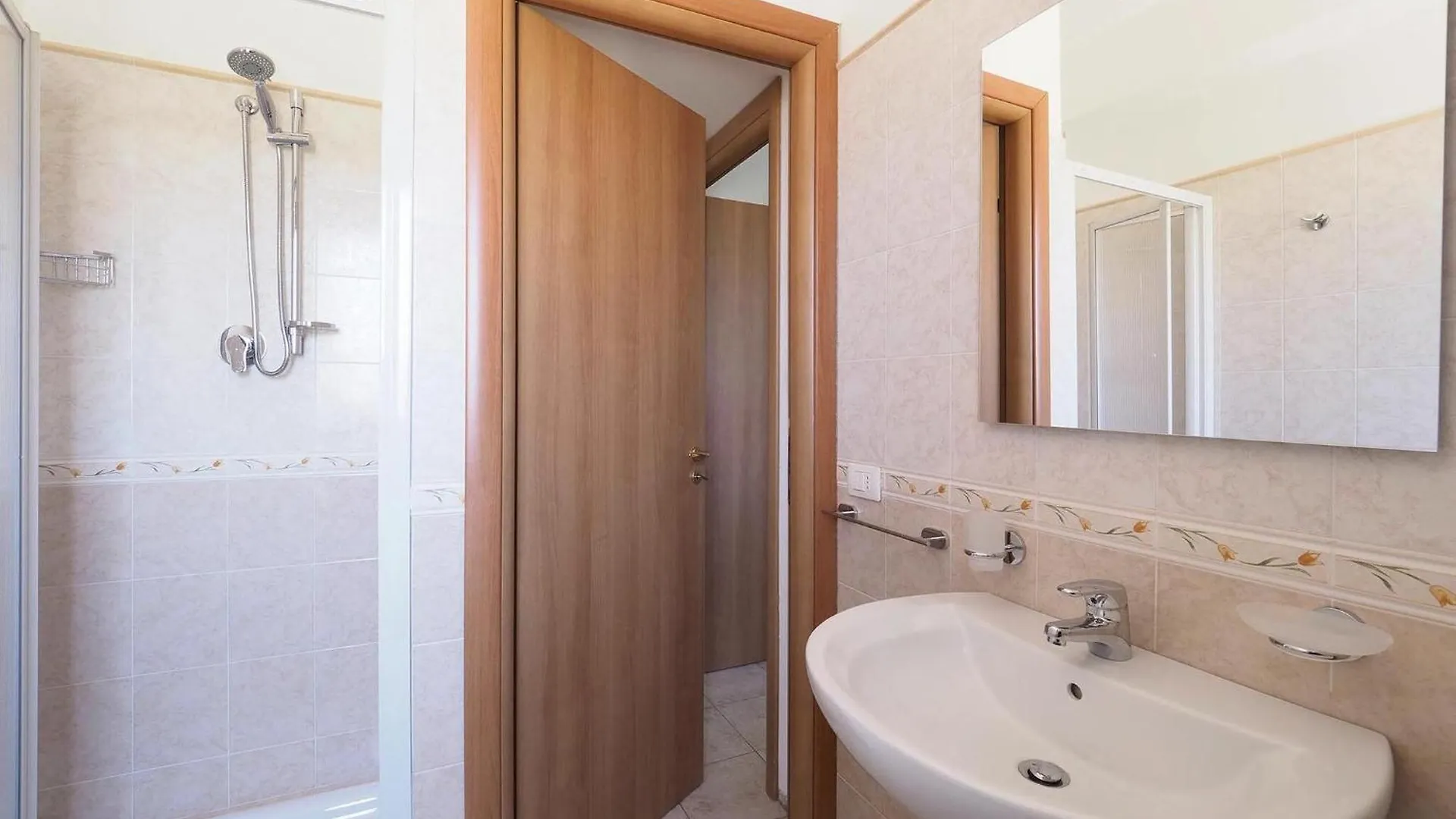 Holiday home Cozy Home In Marina Di Modica With Wifi Italy
